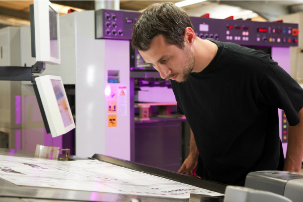 conducteur-offset--realisation-brochures-region-parisienne